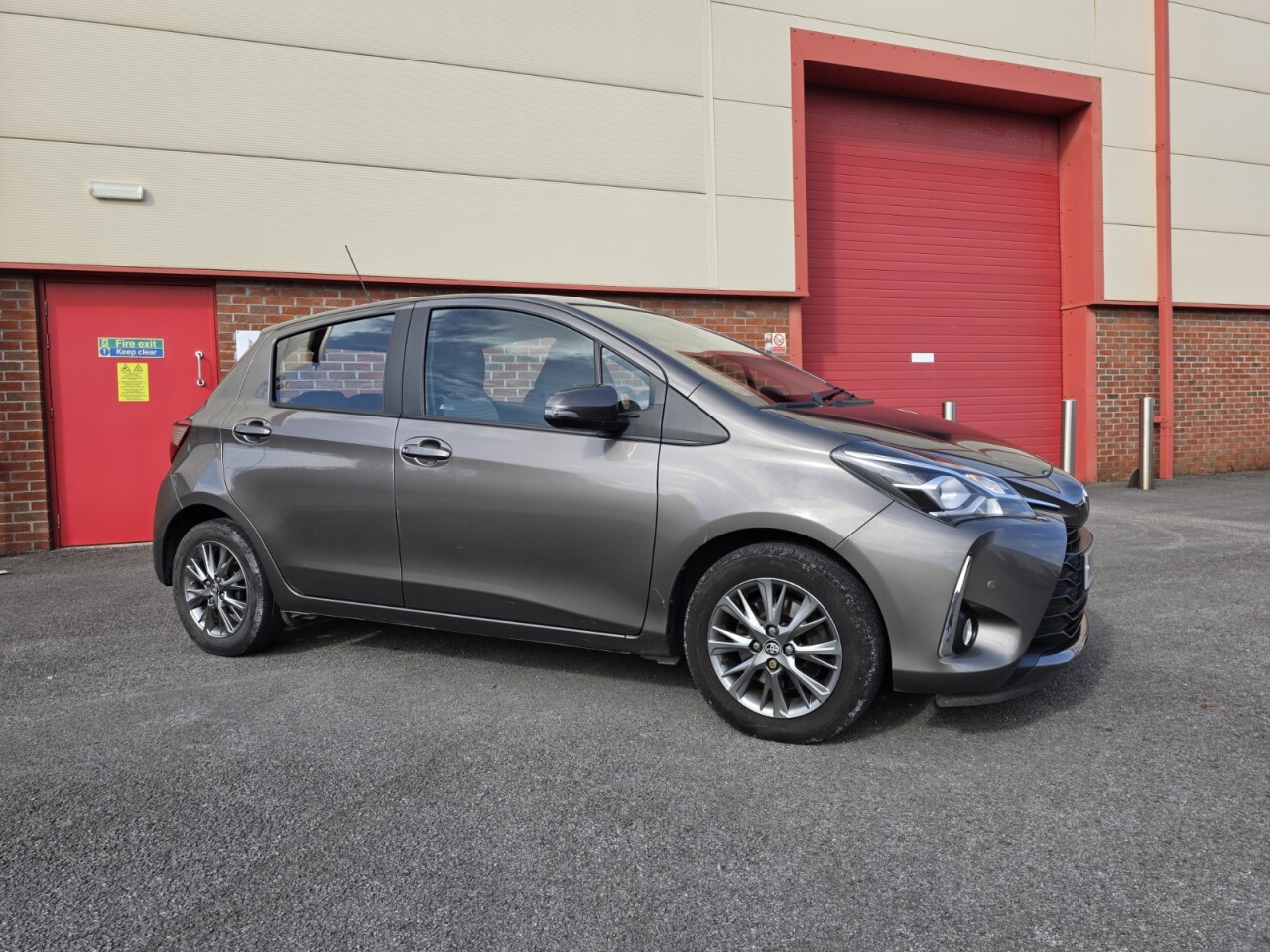 2018 18 TOYOTA YARIS