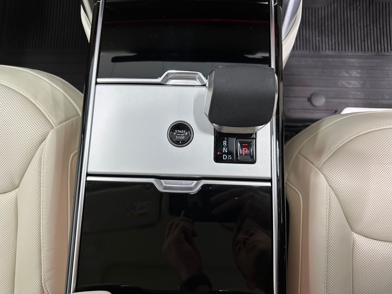2026 LAND ROVER RANGE ROVER 3.0 D350 MHEV Autobiography SUV 5dr Diesel Auto 4WD Euro 6 (s/s) (350 ps) - vehicle photo 24 for sale on PureCar
