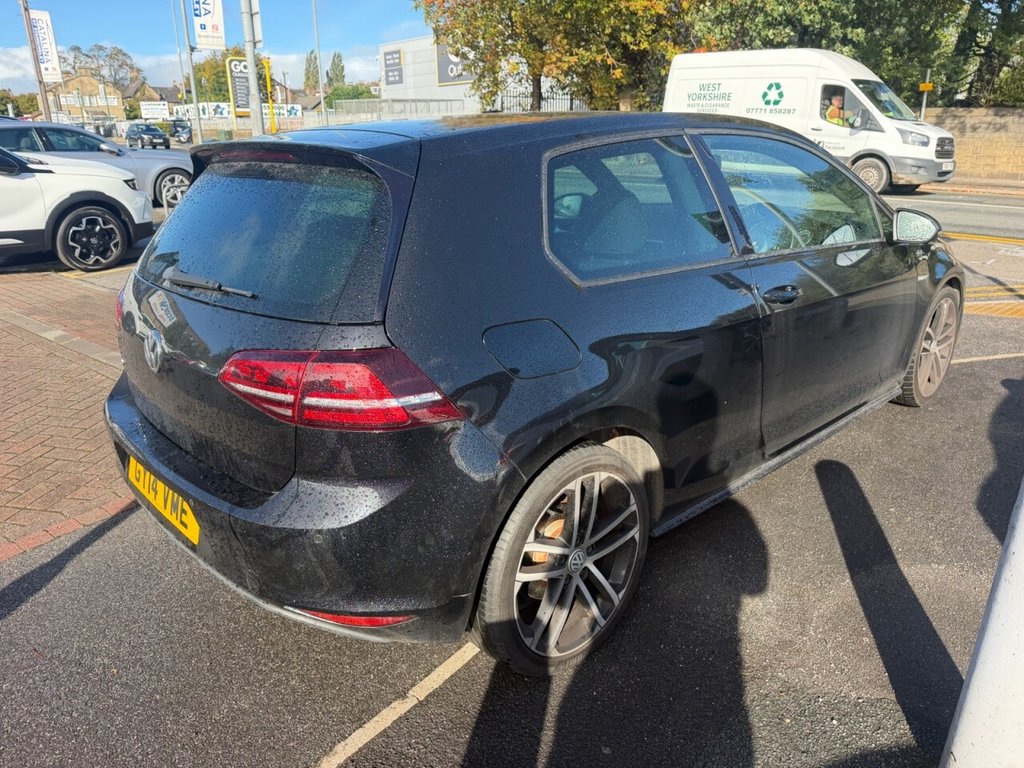 2014 Volkswagen Golf — image 10