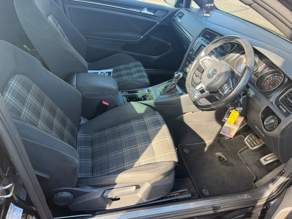 2014 Volkswagen Golf — image 7