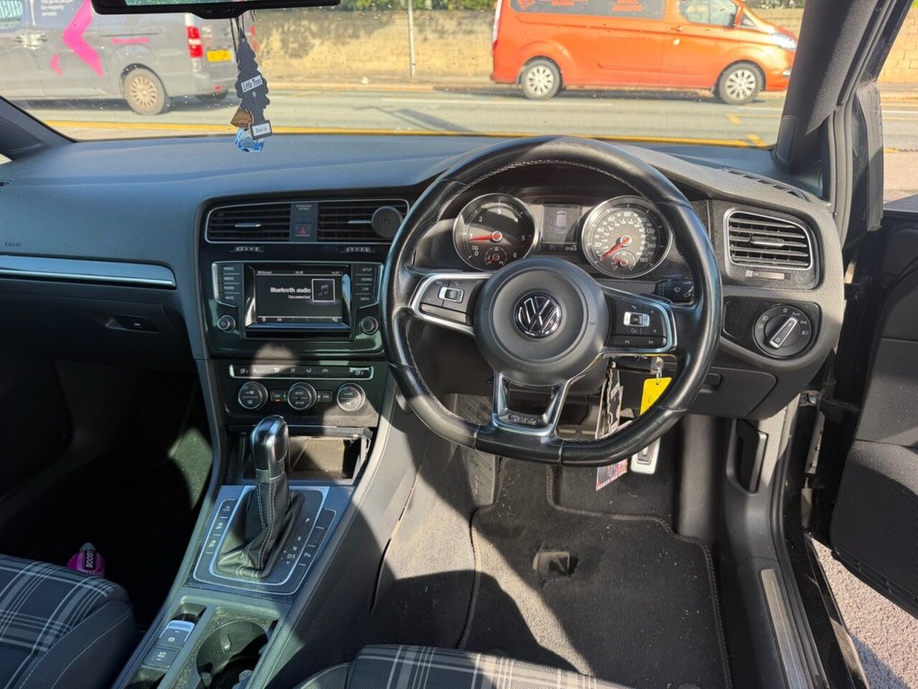 2014 Volkswagen Golf — image 5