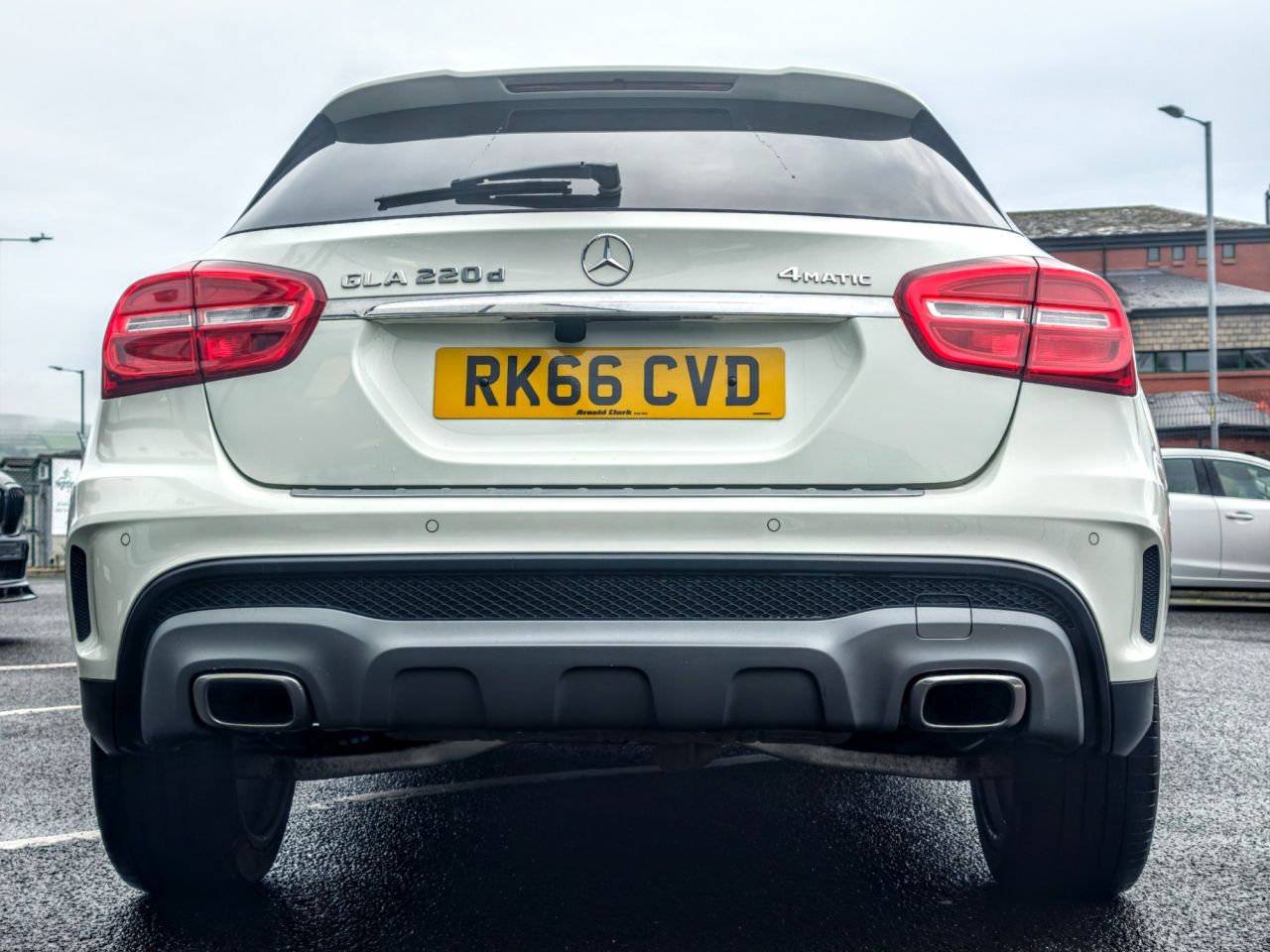 2016 MERCEDES GLA 2.1 GLA220d AMG Line (Premium) SUV 5dr Diesel 7G-DCT 4MATIC Euro 6 (s/s) (1 - vehicle photo 17 for sale on PureCar