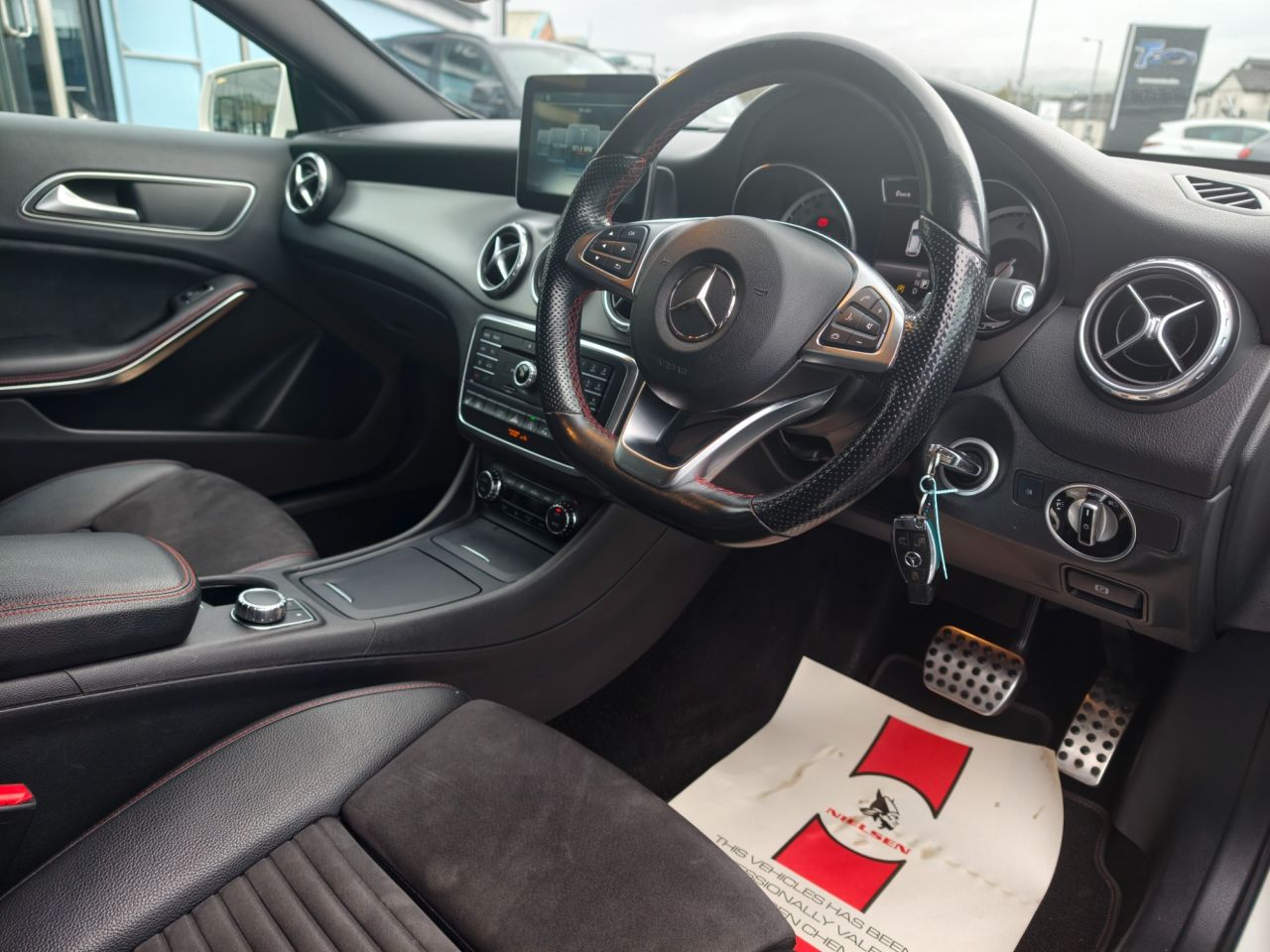 2016 MERCEDES GLA 2.1 GLA220d AMG Line (Premium) SUV 5dr Diesel 7G-DCT 4MATIC Euro 6 (s/s) (1 - vehicle photo 19 for sale on PureCar