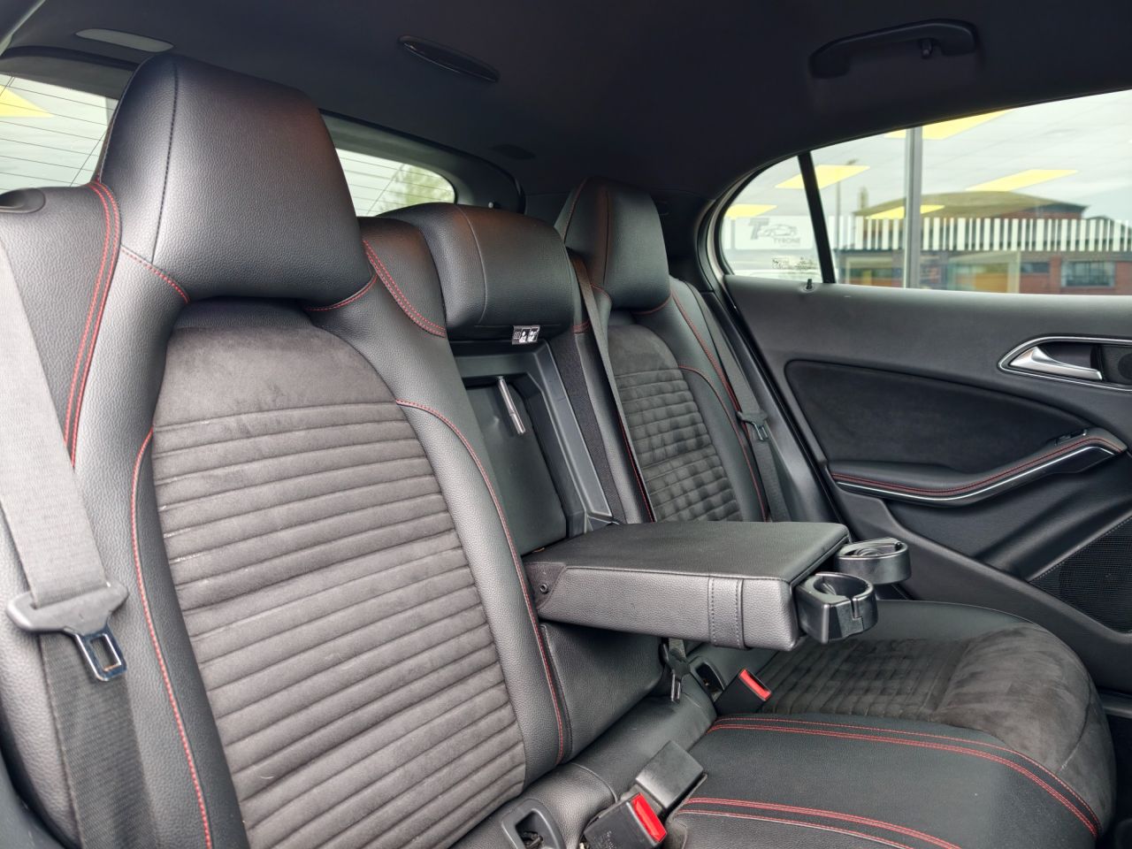 2016 MERCEDES GLA 2.1 GLA220d AMG Line (Premium) SUV 5dr Diesel 7G-DCT 4MATIC Euro 6 (s/s) (1 - vehicle photo 22 for sale on PureCar