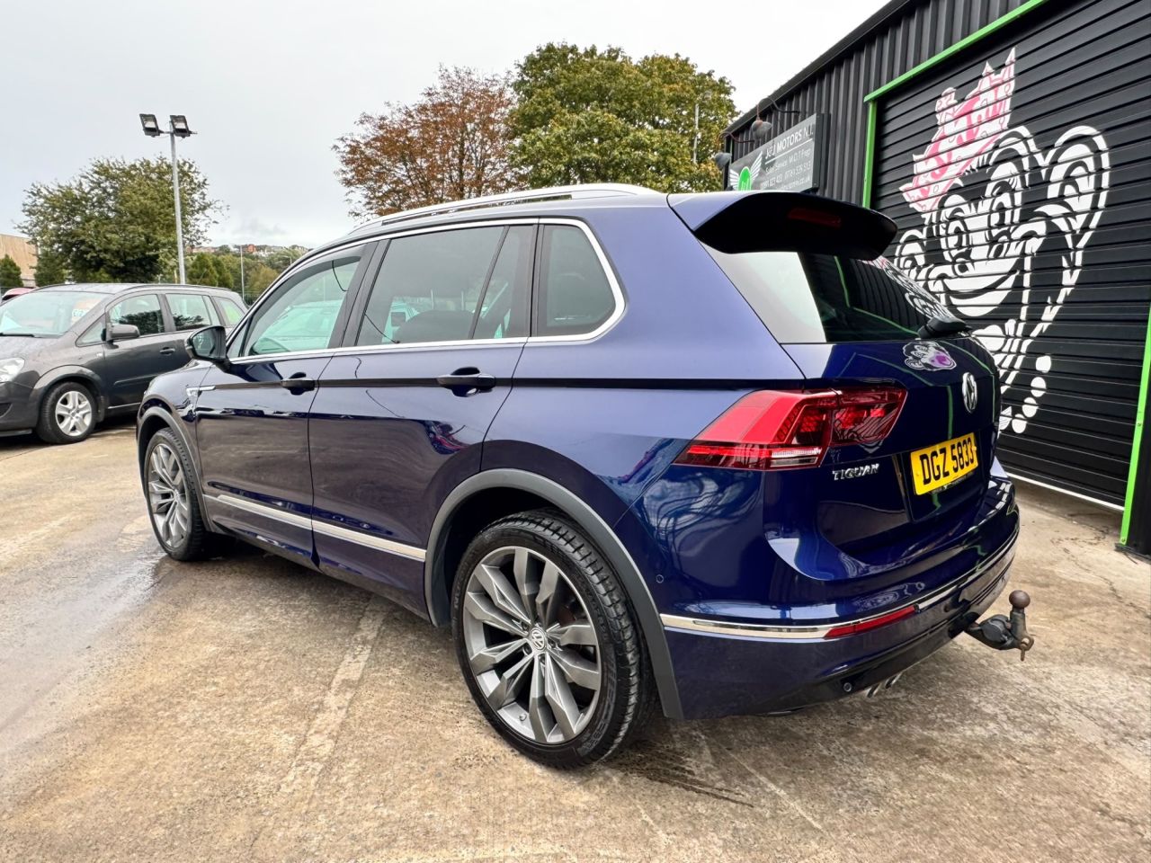2016 VOLKSWAGEN TIGUAN 2.0 TDI BlueMotion Tech R-Line SUV 5dr Diesel DSG 4Motion Euro 6 (s/s) (190 - vehicle photo 3 for sale on PureCar