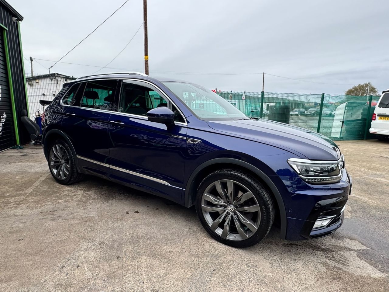 2016 VOLKSWAGEN TIGUAN 2.0 TDI BlueMotion Tech R-Line SUV 5dr Diesel DSG 4Motion Euro 6 (s/s) (190 - vehicle photo 7 for sale on PureCar