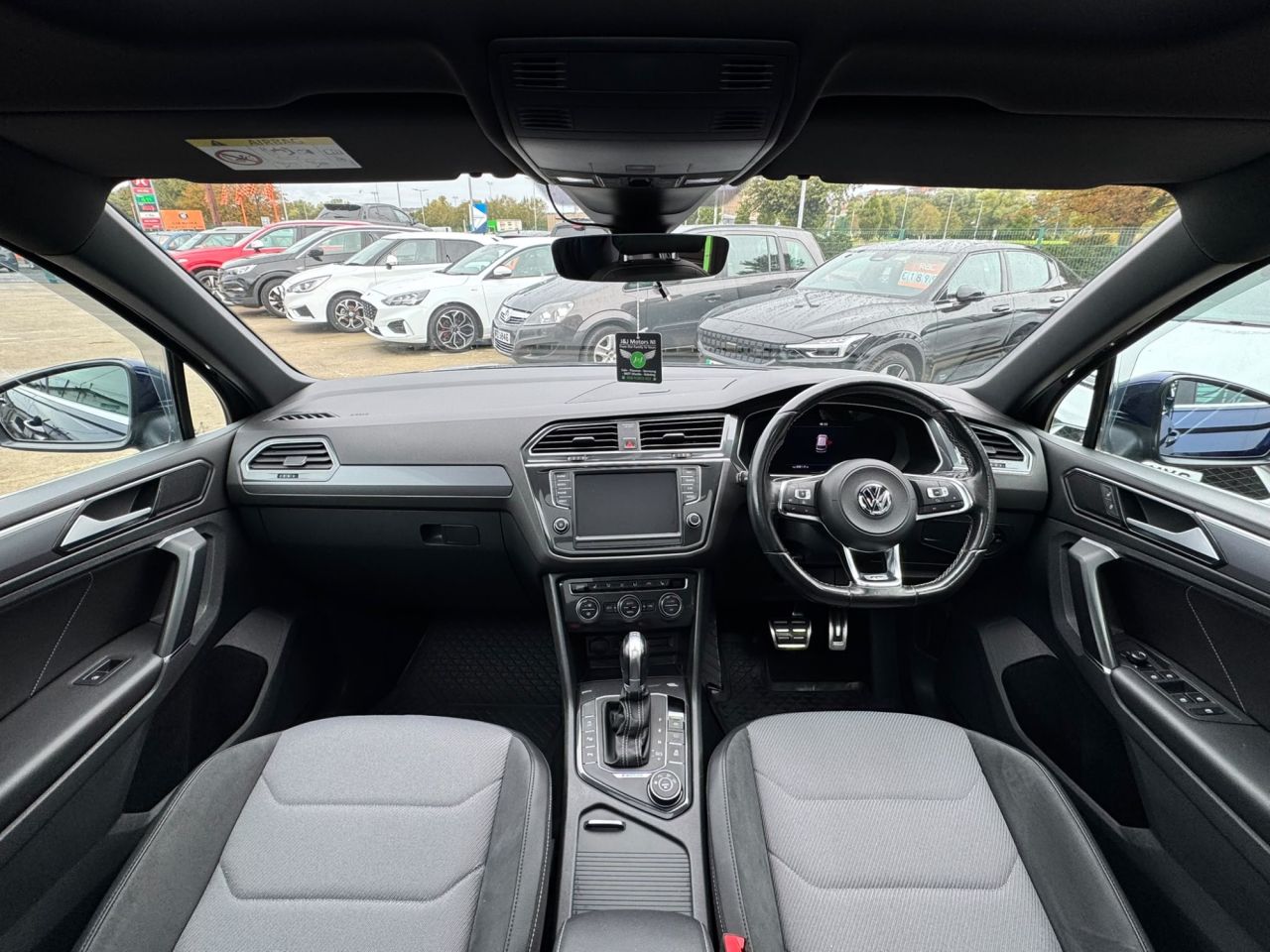 2016 VOLKSWAGEN TIGUAN 2.0 TDI BlueMotion Tech R-Line SUV 5dr Diesel DSG 4Motion Euro 6 (s/s) (190 - vehicle photo 14 for sale on PureCar
