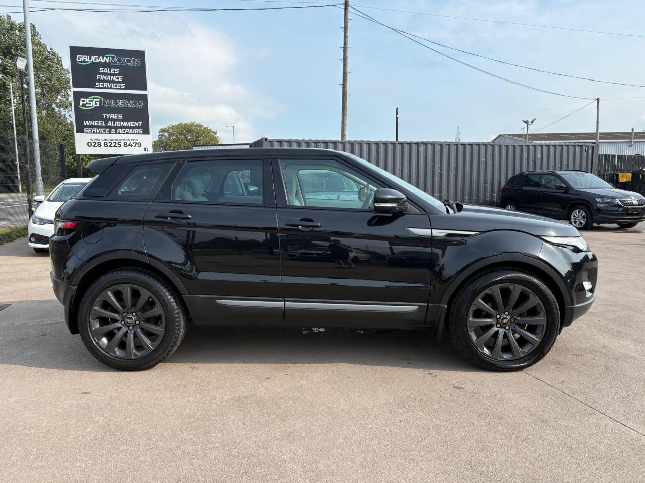 2013 LAND ROVER RANGE ROVER EVOQUE 2.2 SD4 Pure SUV 5dr Diesel Manual 4WD Euro 5 (s/s) (190 ps) - vehicle photo 2 for sale on PureCar