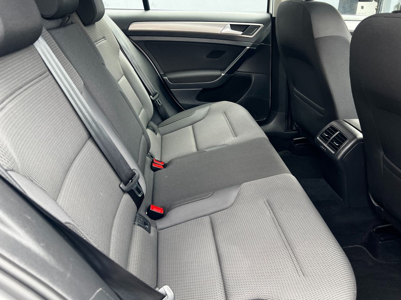 2016 VOLKSWAGEN GOLF 1.4 TSI BlueMotion Tech Match Edition Hatchback 5dr Petrol Manual Euro 6 (s - vehicle photo 9 for sale on PureCar