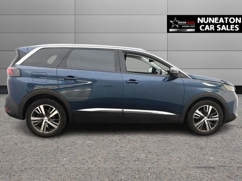 2022 Peugeot 5008 — image 2