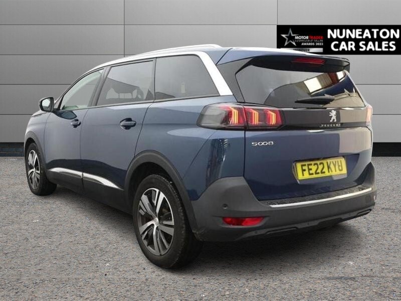 2022 Peugeot 5008 — image 3