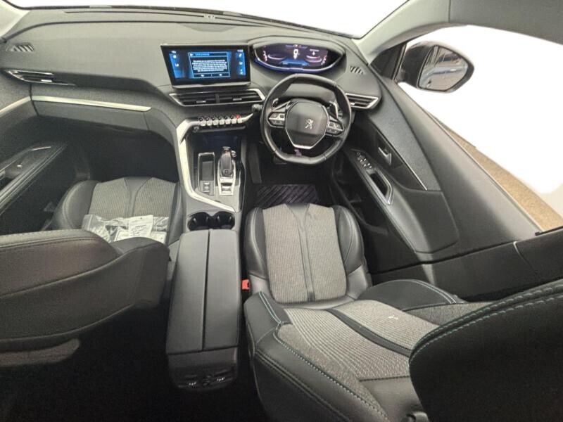 2022 Peugeot 5008 — image 4