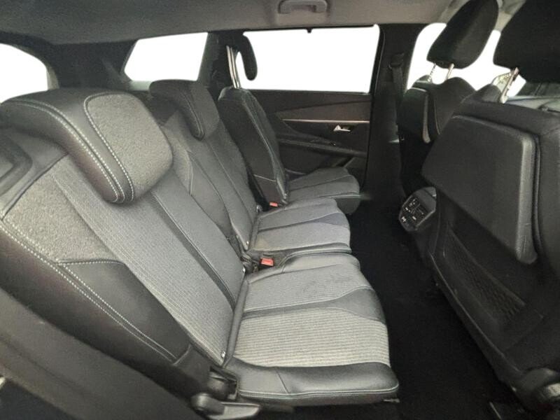 2022 Peugeot 5008 — image 7