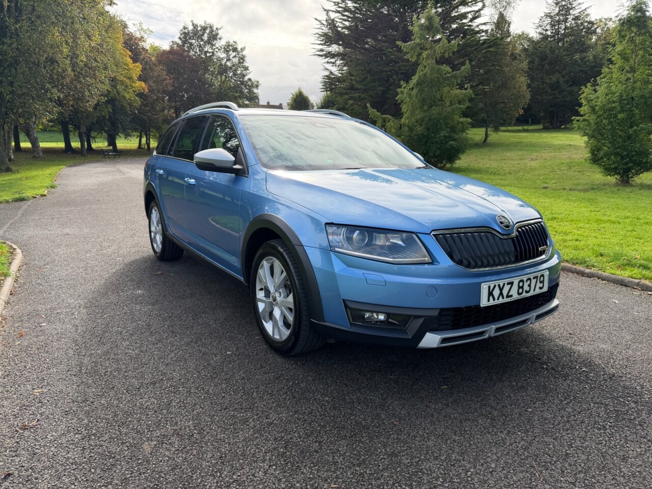 2016 SKODA OCTAVIA 2.0 TDI Scout Estate 5dr Diesel DSG 4WD Euro 6 (s/s) (184 ps) - vehicle photo 6 for sale on PureCar