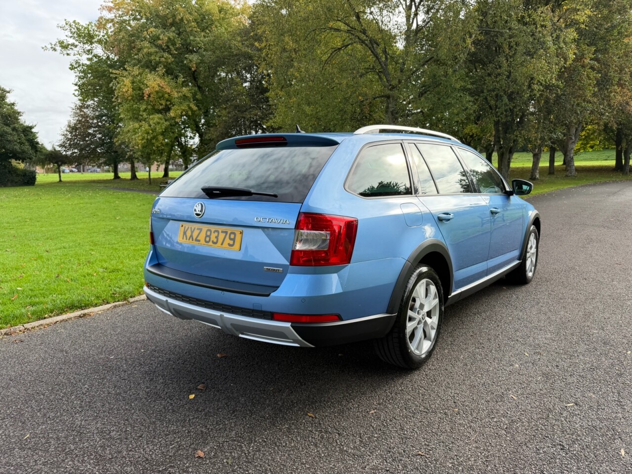 2016 SKODA OCTAVIA 2.0 TDI Scout Estate 5dr Diesel DSG 4WD Euro 6 (s/s) (184 ps) - vehicle photo 13 for sale on PureCar