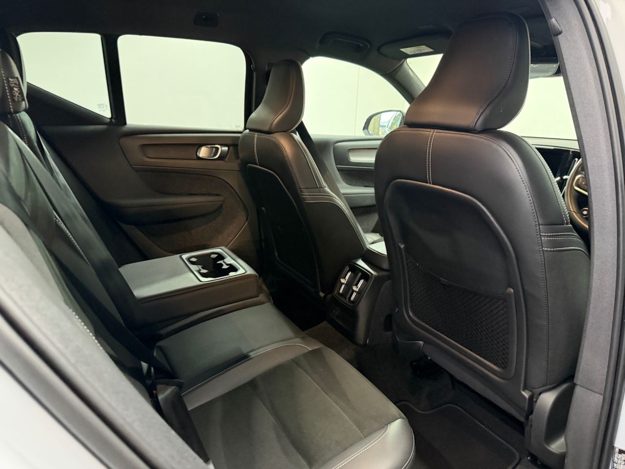 2022 VOLVO XC40 1.5h T5 Recharge 10.7kWh Ultimate Dark SUV 5dr Petrol Plug-in Hybrid Auto E - vehicle photo 18 for sale on PureCar