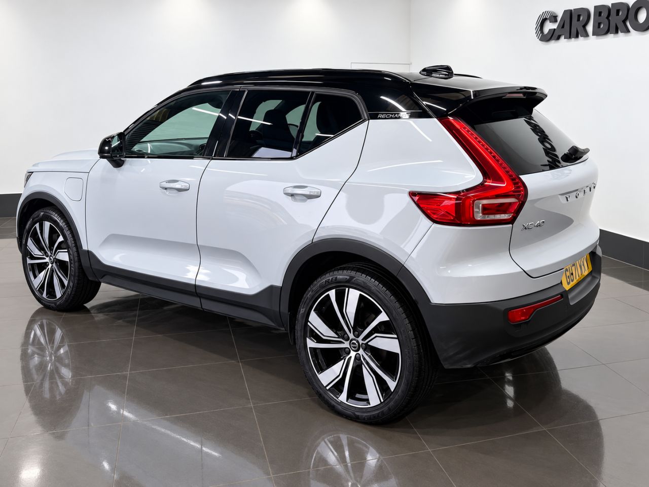 2022 VOLVO XC40 1.5h T5 Recharge 10.7kWh Ultimate Dark SUV 5dr Petrol Plug-in Hybrid Auto E - vehicle photo 6 for sale on PureCar