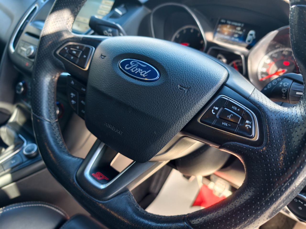2017 FORD FOCUS 2.0 TDCi ST-3 Hatchback 5dr Diesel Manual Euro 6 (s/s) (185 ps) - vehicle photo 33 for sale on PureCar