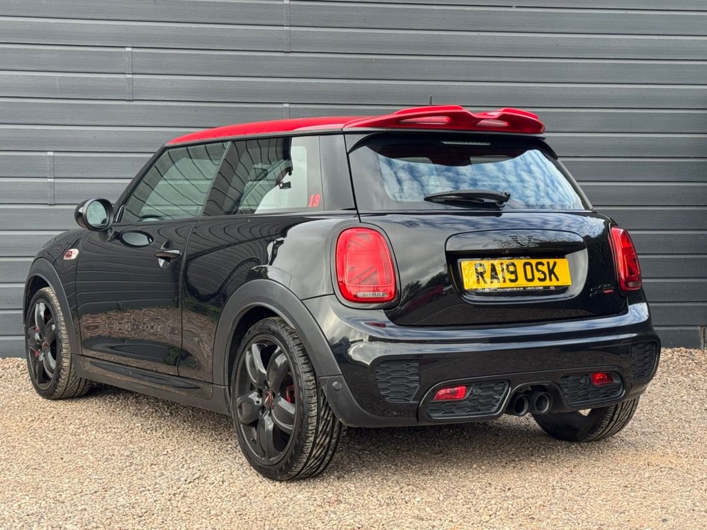 2019 MINI Hatch — image 3