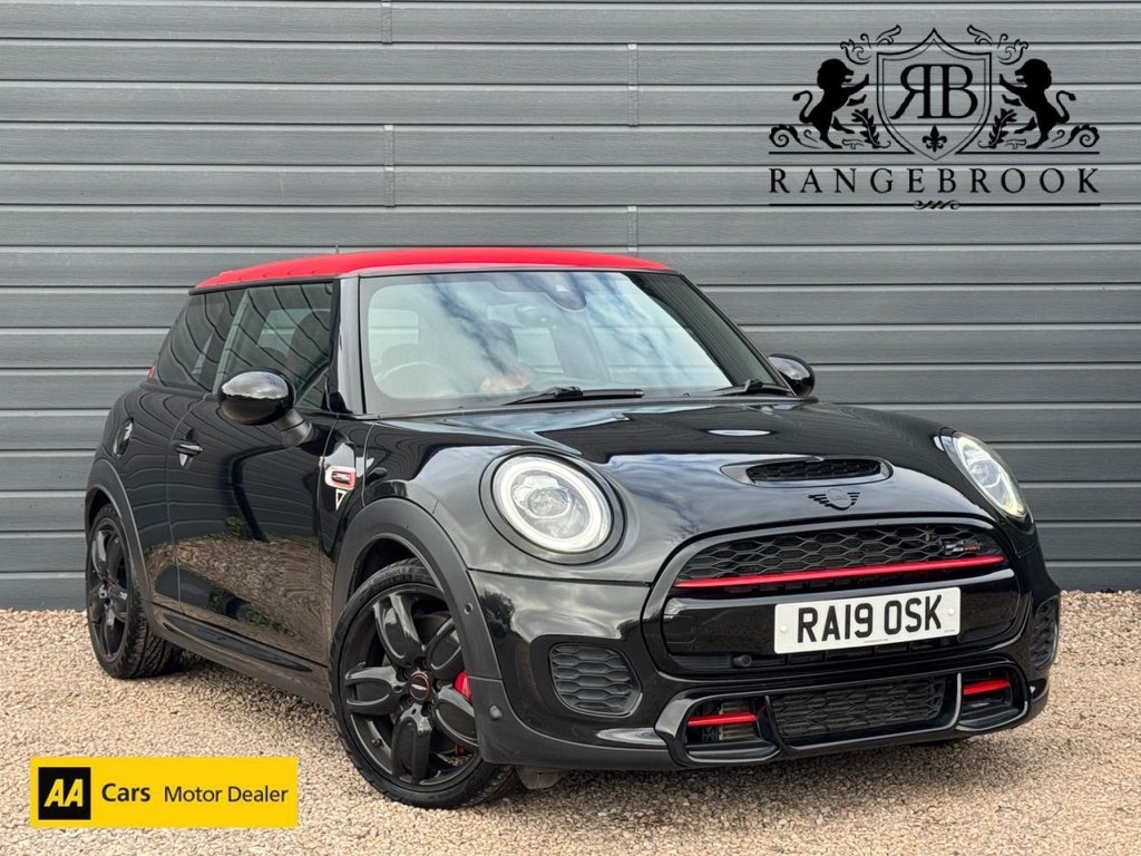 2019 MINI Hatch — image 1