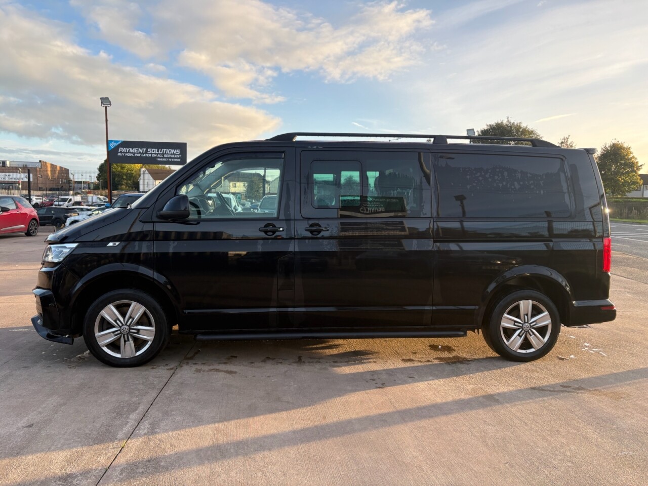 2023 VOLKSWAGEN TRANSPORTER 2.0 BiTDI T32 Highline Kombi Double Cab 5dr Diesel DSG FWD LWB High Roof Eu - vehicle photo 6 for sale on PureCar