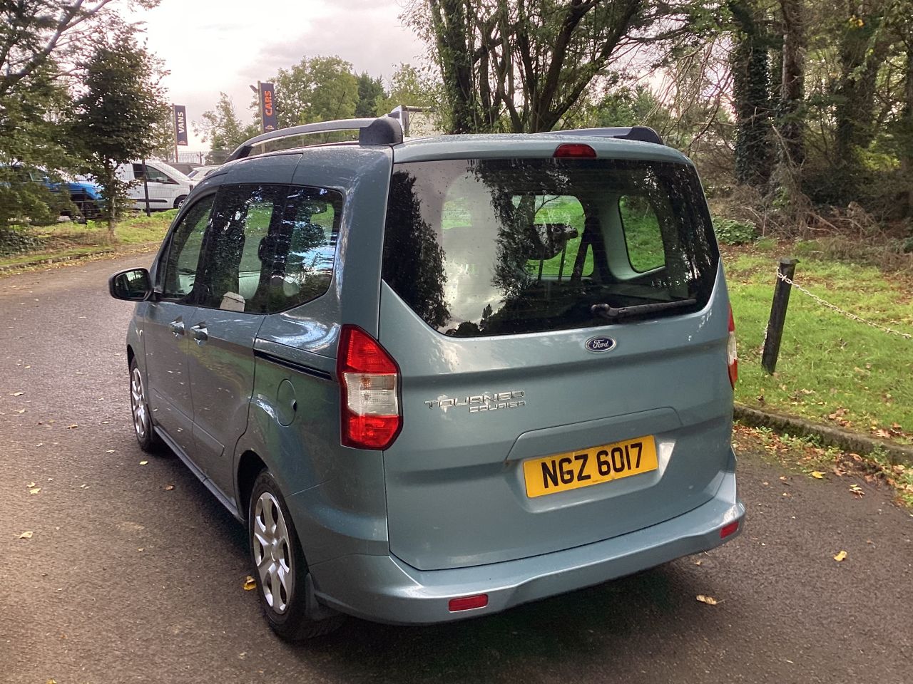 2019 FORD TOURNEO COURIER 1.5 TDCi Zetec MPV 5dr Diesel Manual Euro 6 (100 ps) - vehicle photo 6 for sale on PureCar