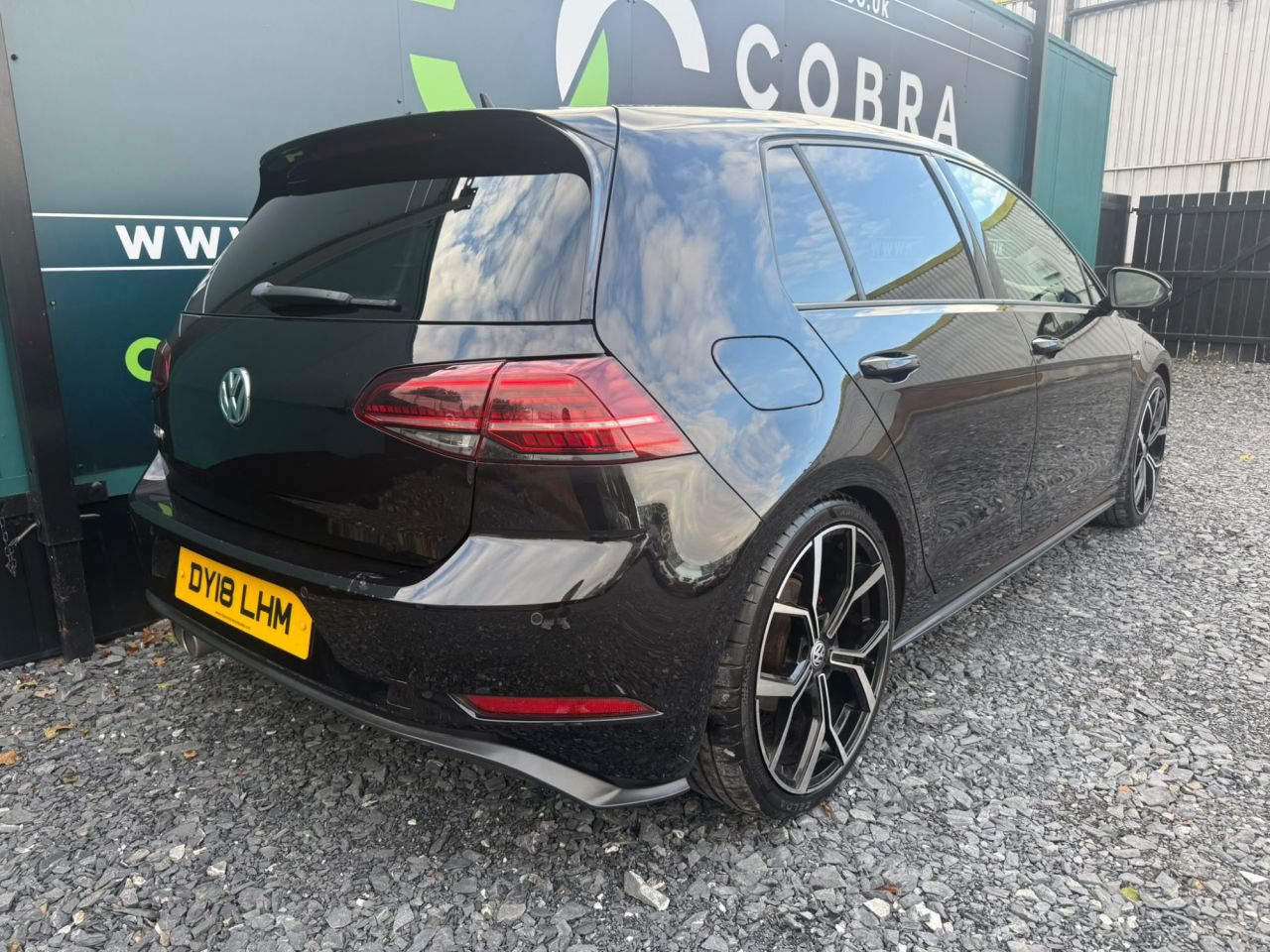 2018 VOLKSWAGEN GOLF 2.0 TDI GTD BlueLine Hatchback 5dr Diesel DSG Euro 6 (s/s) (184 ps) - vehicle photo 4 for sale on PureCar