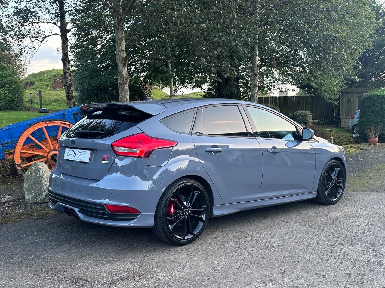 2017 FORD FOCUS 2.0T EcoBoost ST-3 Hatchback 5dr Petrol Manual Euro 6 (s/s) (250 ps) - vehicle photo 30 for sale on PureCar