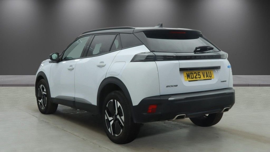 2025 Peugeot 2008 — image 3