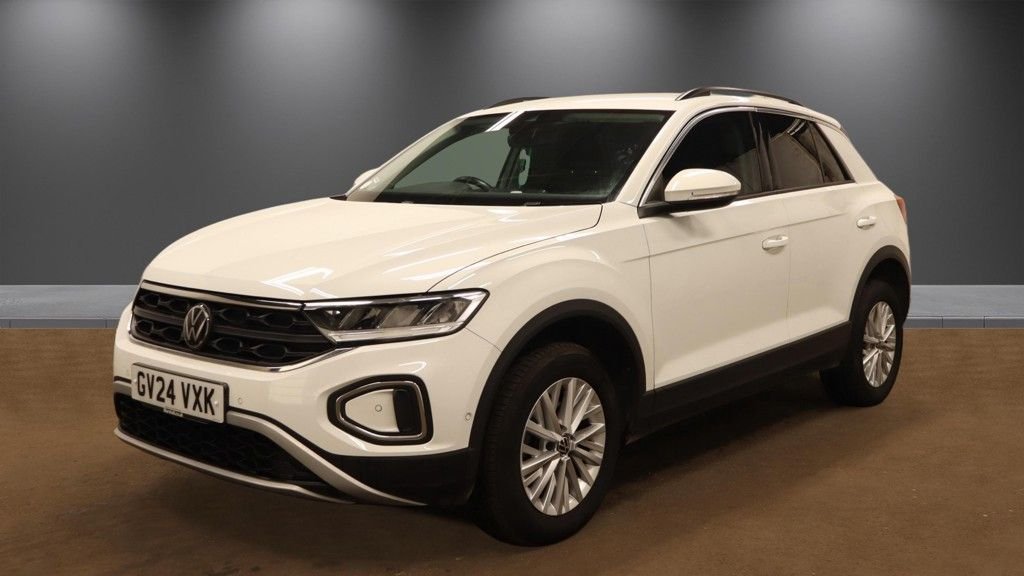 2024 Volkswagen T-Roc — image 2