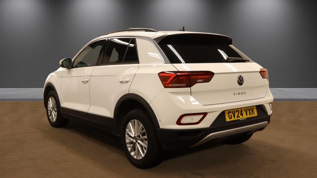 2024 Volkswagen T-Roc — image 3