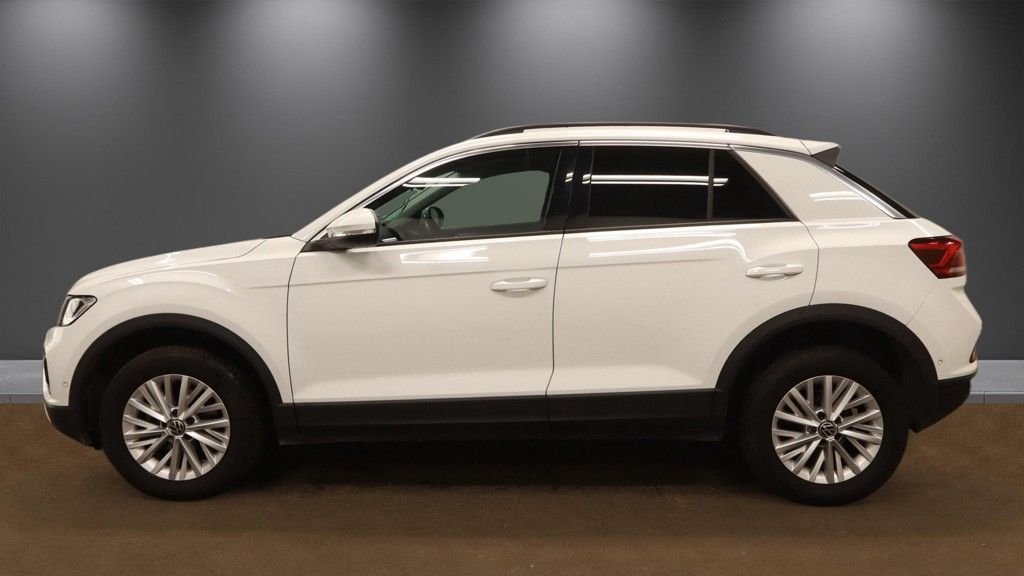 2024 Volkswagen T-Roc — image 6