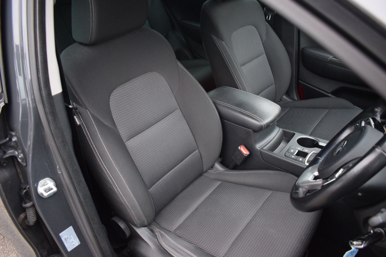 2018 KIA SPORTAGE 1.6 CRDi 2 SUV 5dr Diesel DCT Euro 6 (s/s) (134 bhp) Reversing Camera, Heat - vehicle photo 17 for sale on PureCar