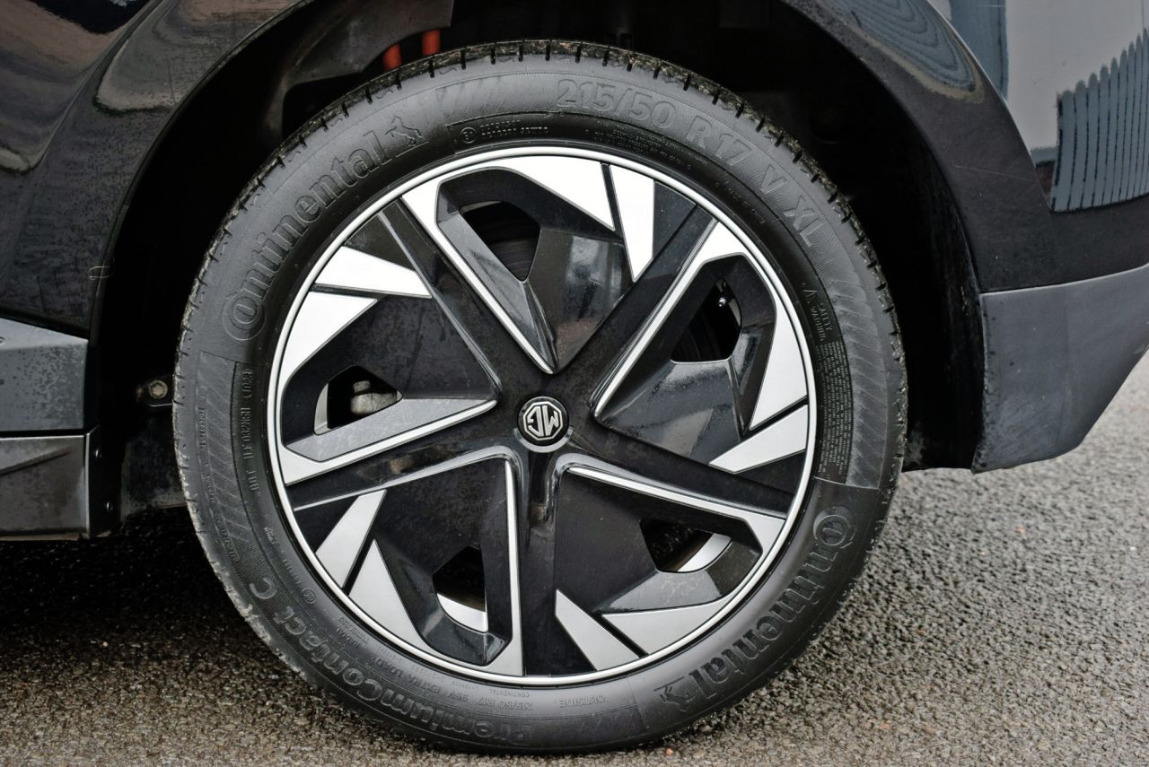 2023 MG MG4 51kWh SE Hatchback 5dr Electric Auto (170 ps) 1 Owner from New - vehicle photo 14 for sale on PureCar