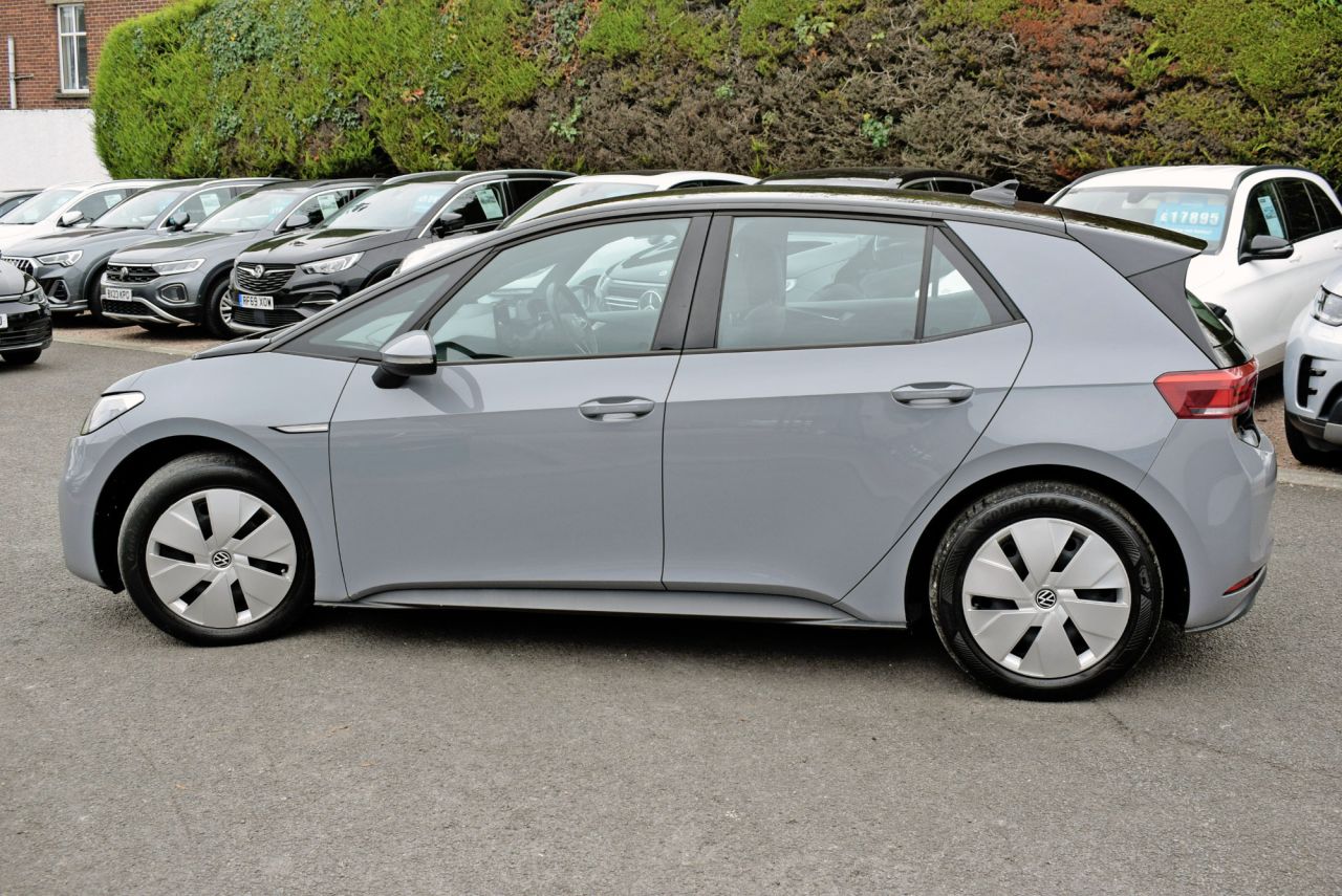 2022 VOLKSWAGEN ID.3 Pure Performance 45kWh Life Hatchback 5dr Electric Auto (150 ps) 1 Owner - vehicle photo 8 for sale on PureCar