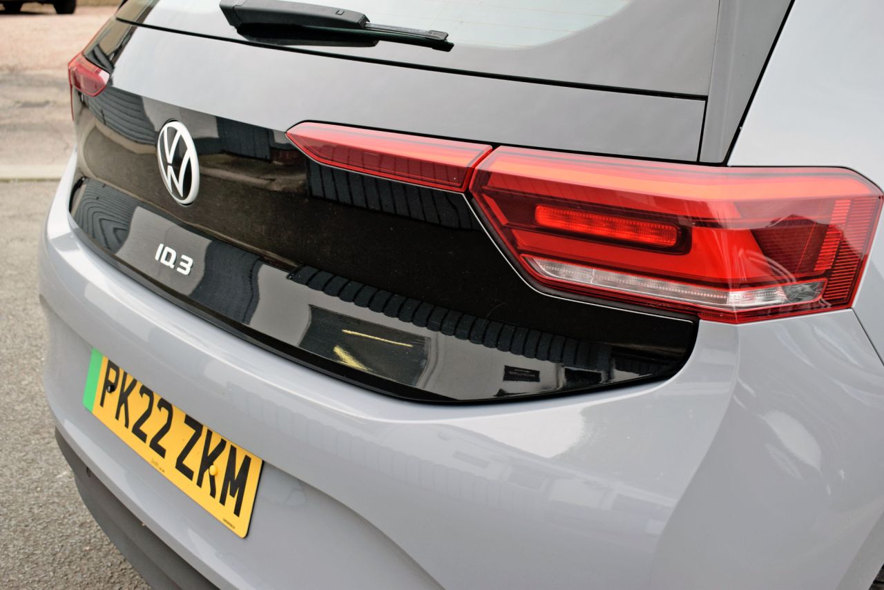 2022 VOLKSWAGEN ID.3 Pure Performance 45kWh Life Hatchback 5dr Electric Auto (150 ps) 1 Owner - vehicle photo 11 for sale on PureCar