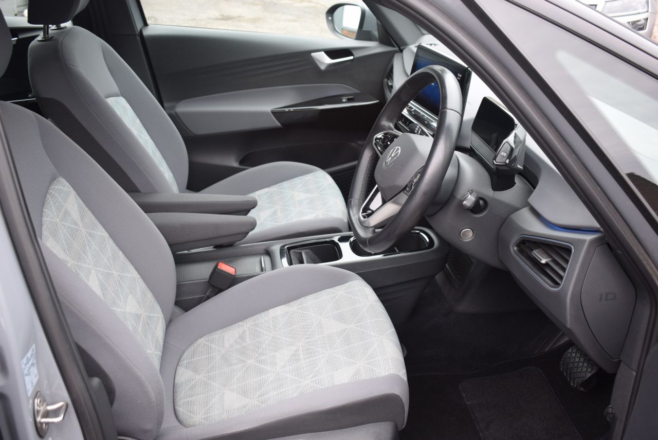 2022 VOLKSWAGEN ID.3 Pure Performance 45kWh Life Hatchback 5dr Electric Auto (150 ps) 1 Owner - vehicle photo 12 for sale on PureCar