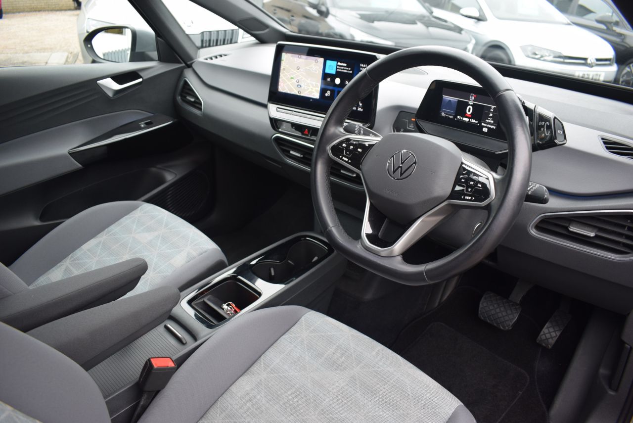 2022 VOLKSWAGEN ID.3 Pure Performance 45kWh Life Hatchback 5dr Electric Auto (150 ps) 1 Owner - vehicle photo 18 for sale on PureCar