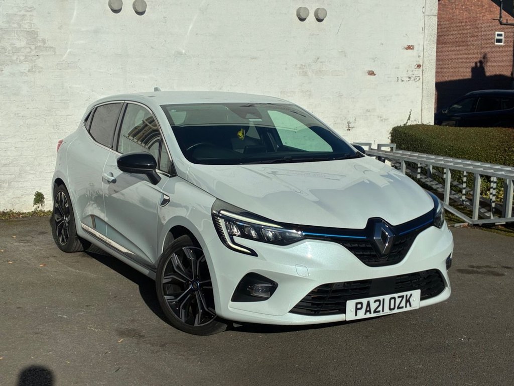 2021 Renault Clio — image 2