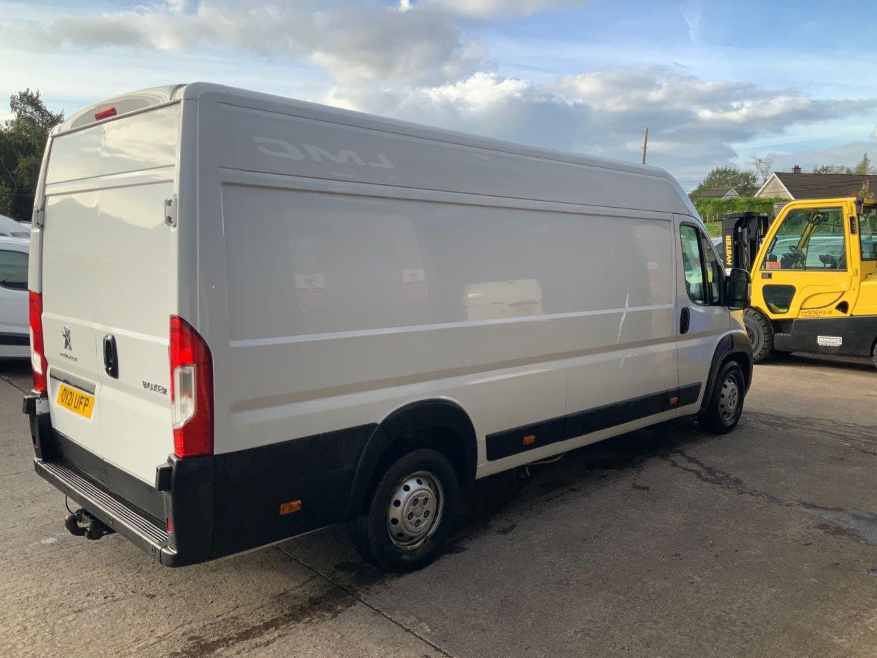 2021 PEUGEOT BOXER 2.2 BlueHDi 435 Professional Panel Van 5dr Diesel Manual L4 H2 Euro 6 (s/s) - vehicle photo 3 for sale on PureCar