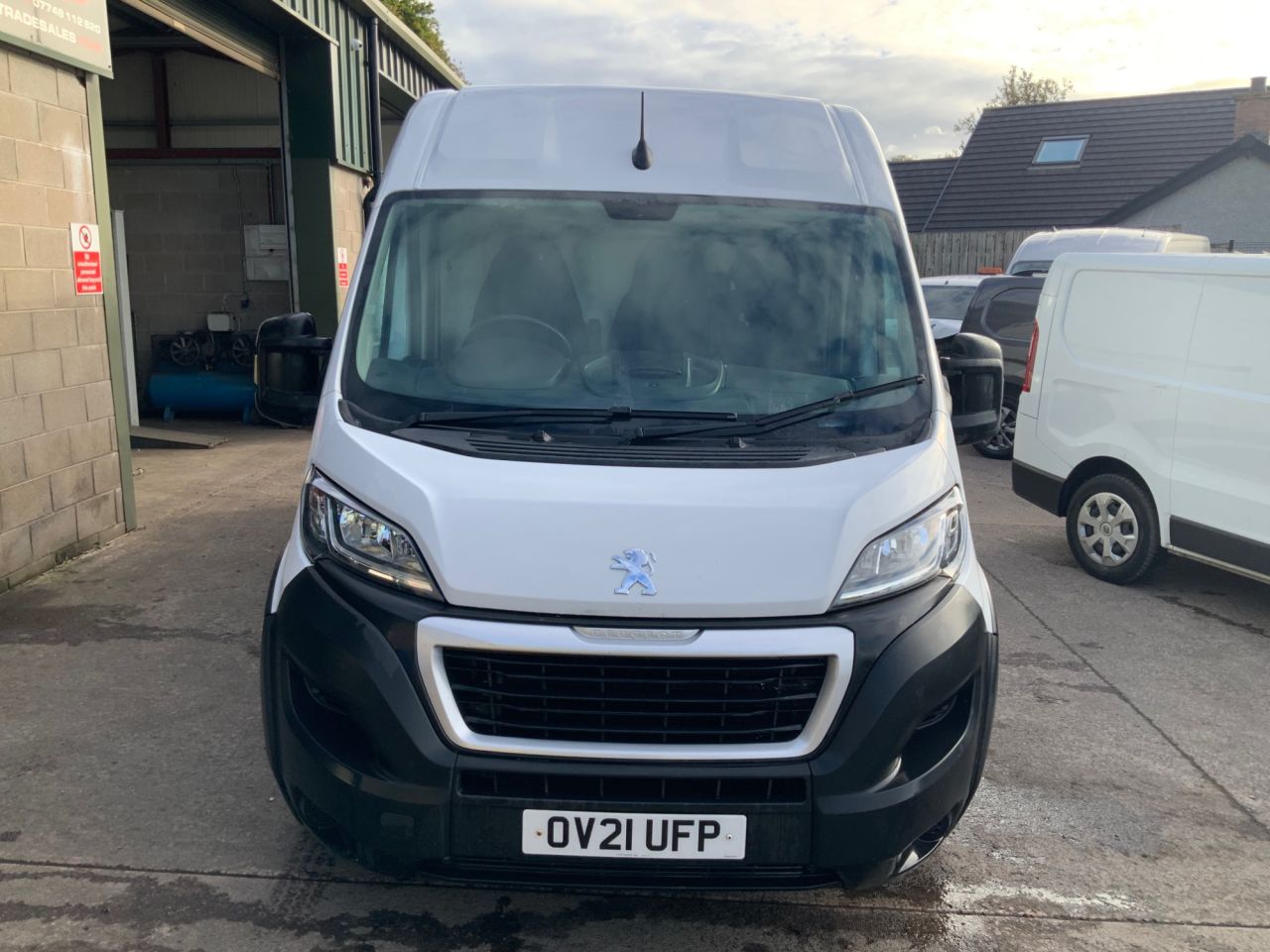 2021 PEUGEOT BOXER 2.2 BlueHDi 435 Professional Panel Van 5dr Diesel Manual L4 H2 Euro 6 (s/s) - vehicle photo 4 for sale on PureCar