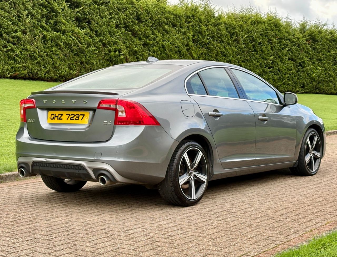 2018 VOLVO S60 2.0 D4 R-Design Nav Saloon 4dr Diesel Auto Euro 6 (s/s) (190 ps) - vehicle photo 3 for sale on PureCar
