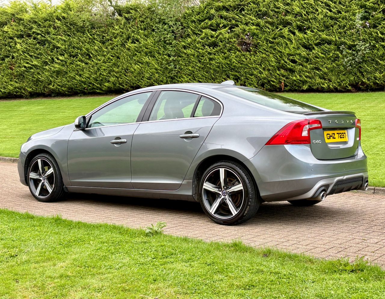 2018 VOLVO S60 2.0 D4 R-Design Nav Saloon 4dr Diesel Auto Euro 6 (s/s) (190 ps) - vehicle photo 6 for sale on PureCar