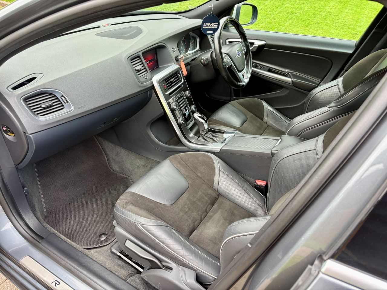 2018 VOLVO S60 2.0 D4 R-Design Nav Saloon 4dr Diesel Auto Euro 6 (s/s) (190 ps) - vehicle photo 11 for sale on PureCar