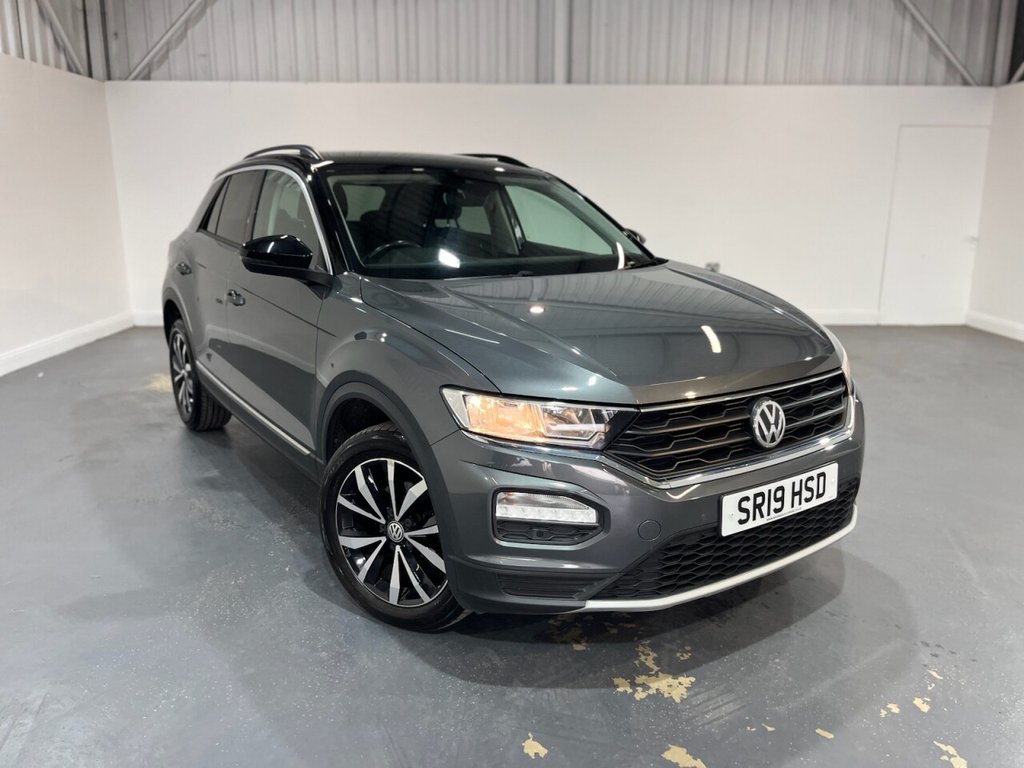 2019 Volkswagen T-Roc — image 1