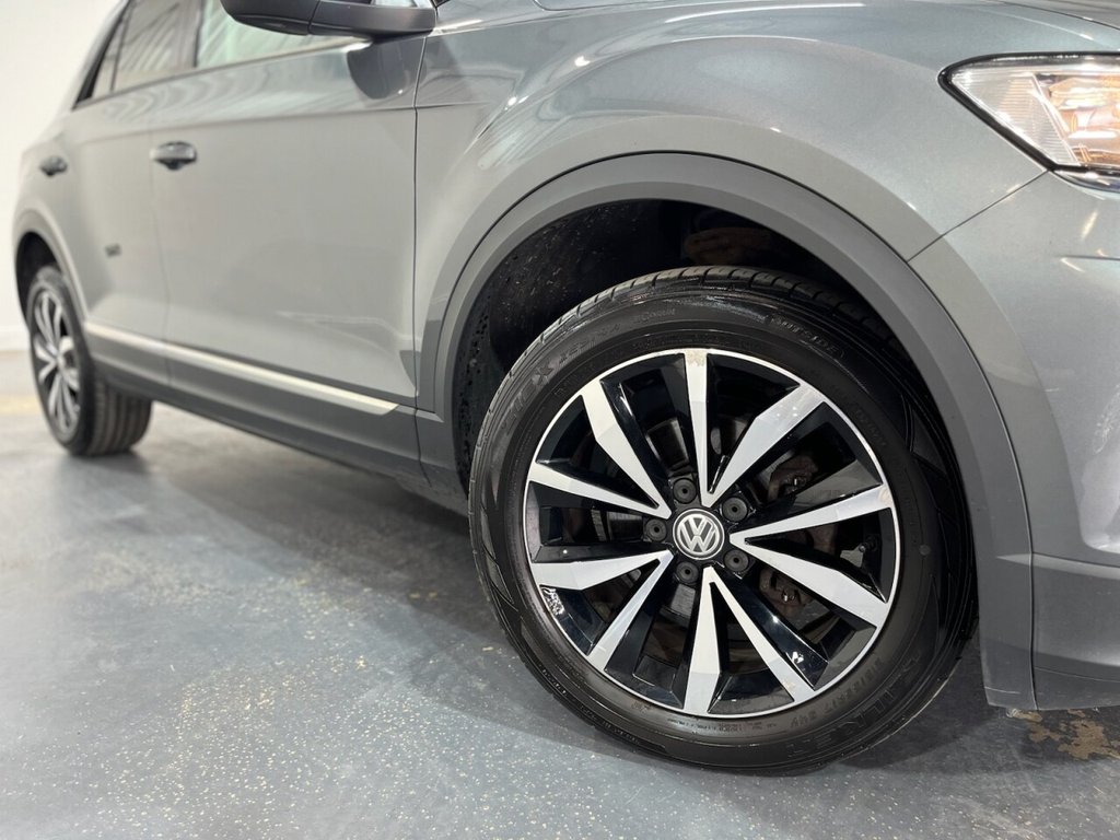 2019 Volkswagen T-Roc — image 4