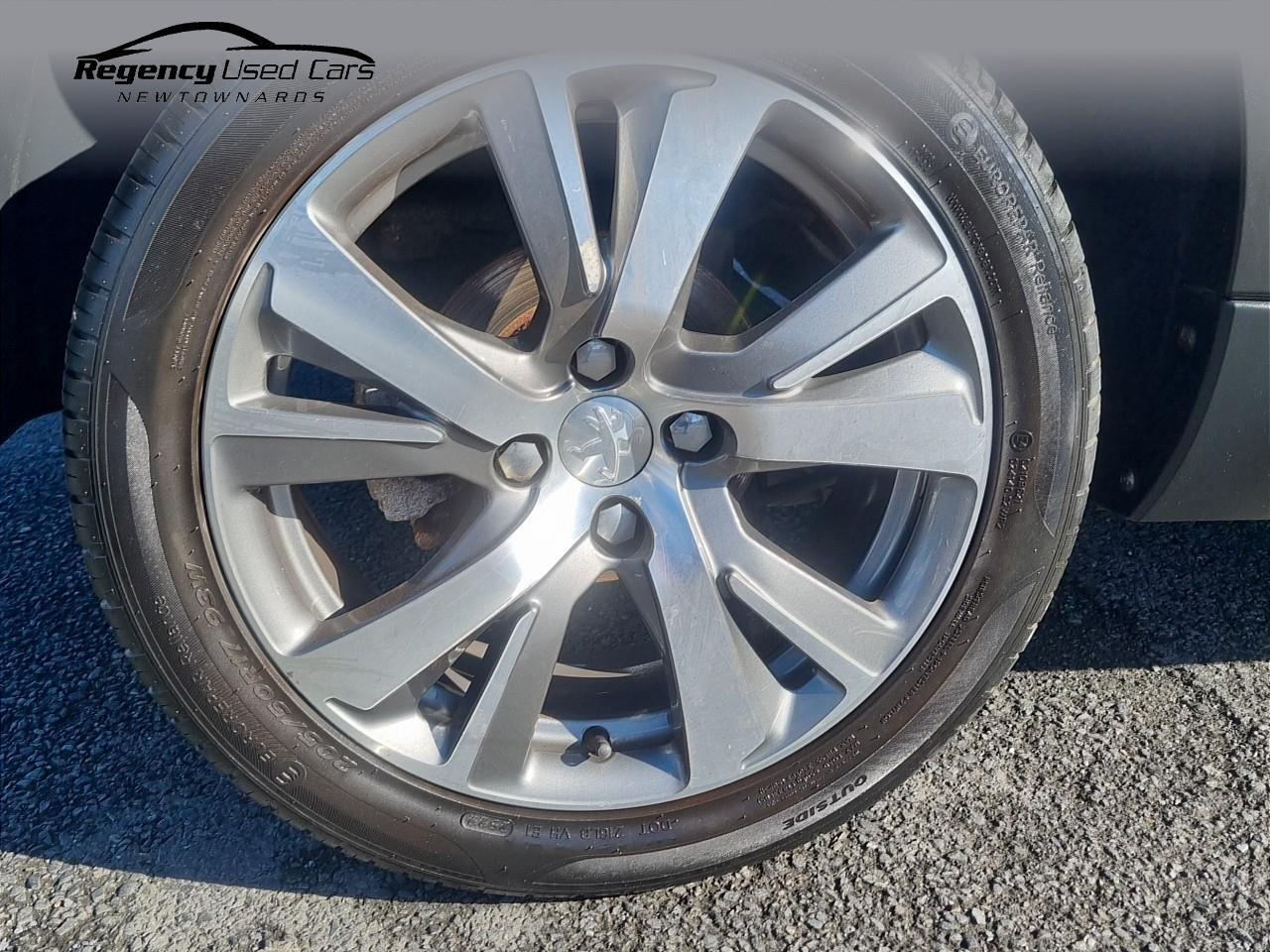 2019 PEUGEOT 1.5 BlueHDi Allure Premium Euro 6 (s/s) 5dr - vehicle photo 12 for sale on PureCar