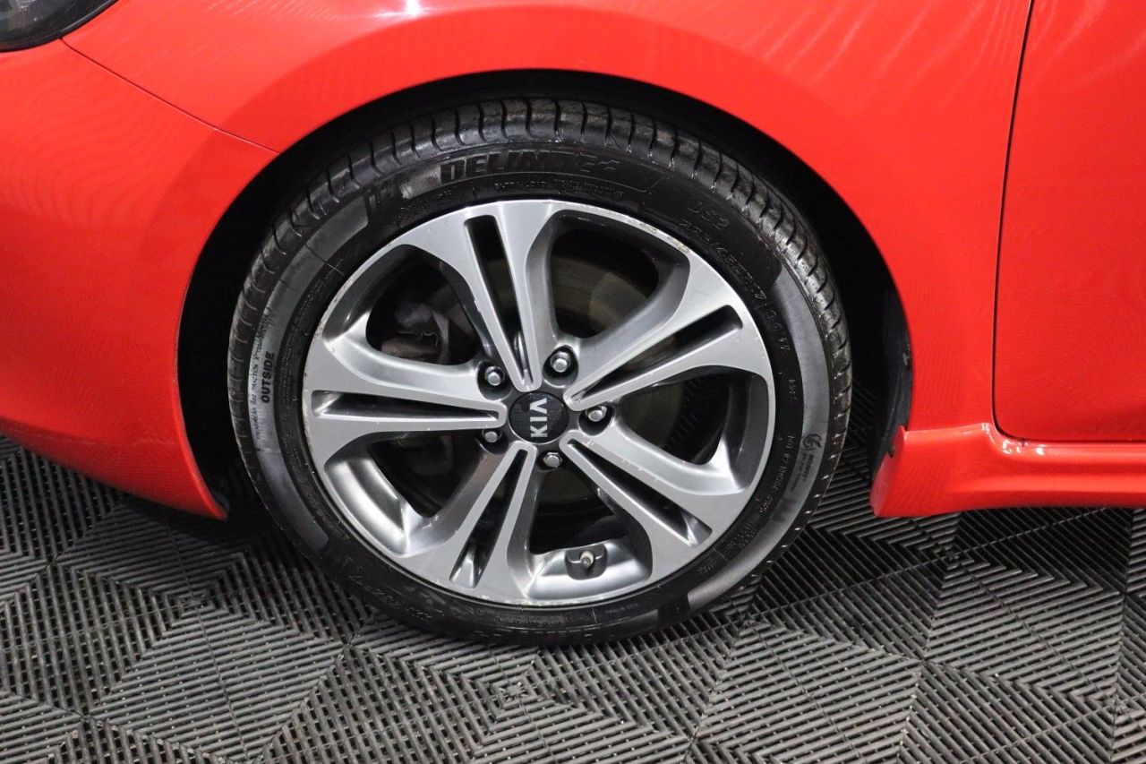 2018 KIA CEED 1.6 CRDi GT-Line Hatchback 5dr Diesel Manual Euro 6 (s/s) (134 bhp) EASY TO - vehicle photo 18 for sale on PureCar