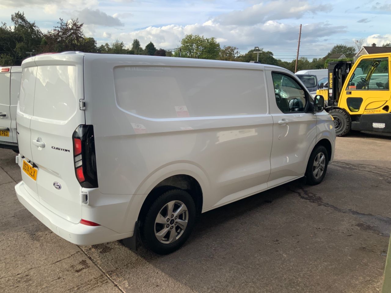 2024 FORD TRANSIT CUSTOM 2.0 280 EcoBlue Limited Panel Van 5dr Diesel Manual L1 H1 Euro 6 (s/s) (136 - vehicle photo 3 for sale on PureCar