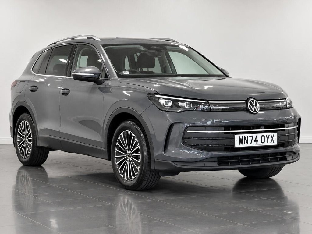 Grey 2024 Volkswagen Tiguan Estate Front-wheel drive Automatic
